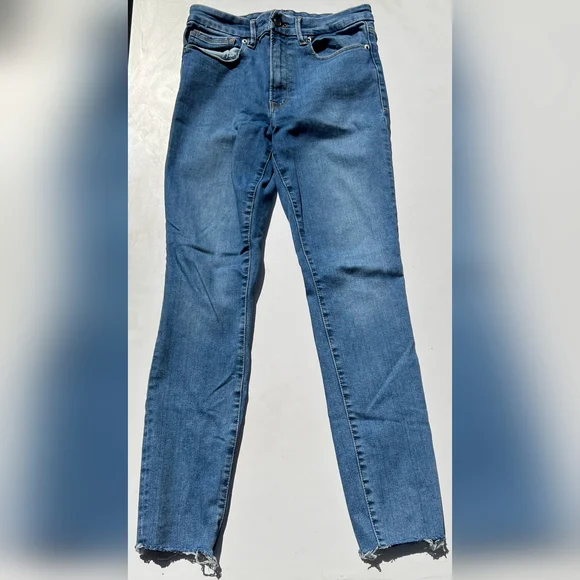 Good American Classic Denim Straight Leg Jeans - Picture 1 of 10